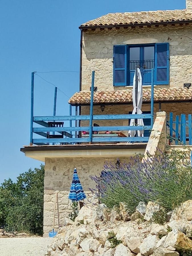La Casa Dalle Finestre Blu Abbateggio Экстерьер фото